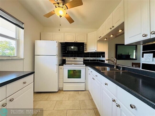 Building Photo - 5131 W Oakland Park Blvd