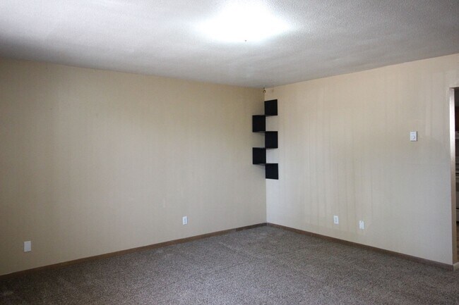 Building Photo - 1114 Gard Pl