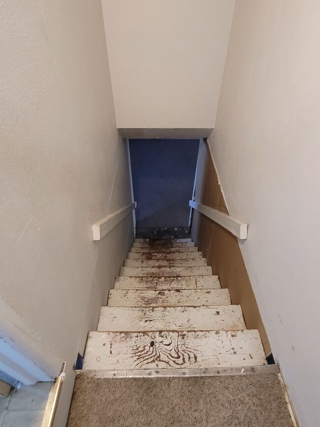 Building Photo - House with Full Basement