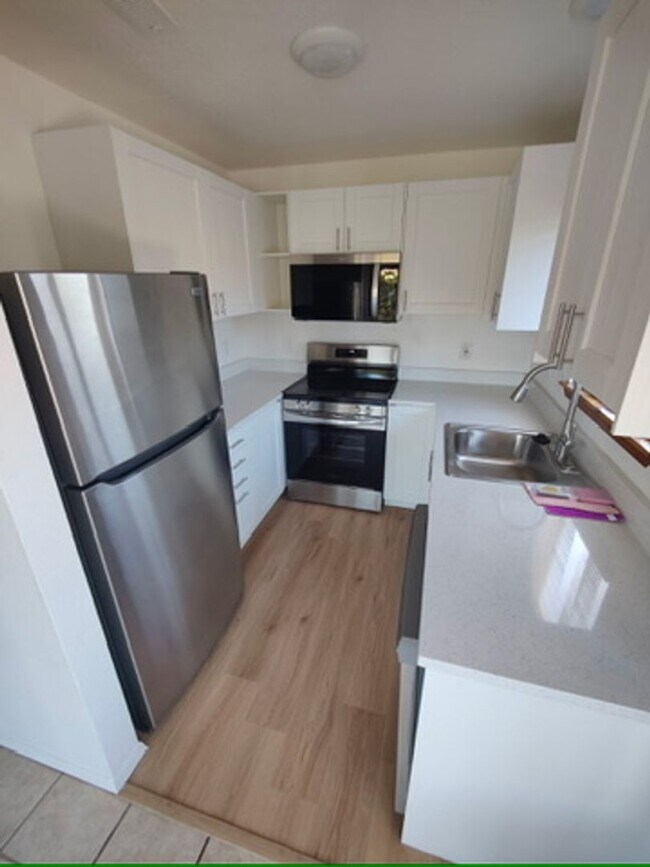 Building Photo - 1307 Rufina Ln