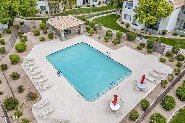 Building Photo - 1825 W Ray Rd