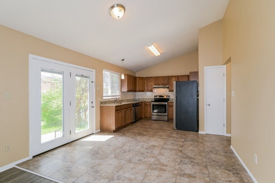 Building Photo - 2819 Chapel View Dr
