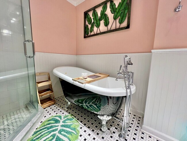 Building Photo - Beautiful 2 Bedroom Townhome in NSB with p...