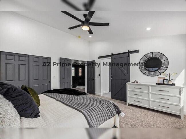 Building Photo - 4233 E Raven Rd