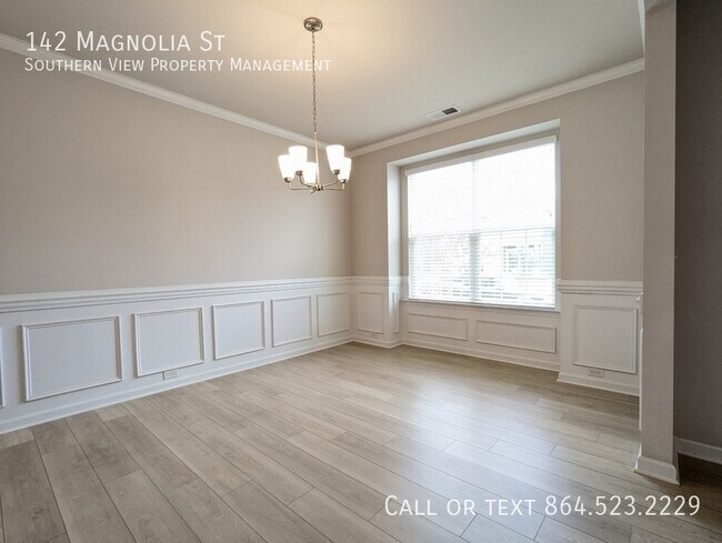 Building Photo - 142 Magnolia St