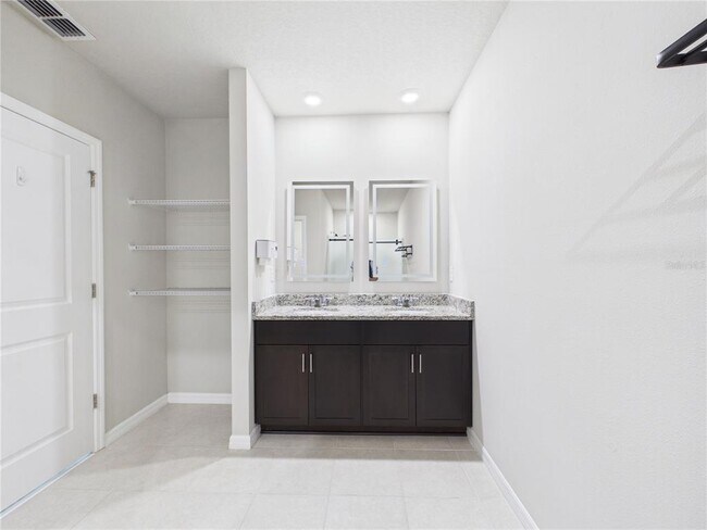 Building Photo - 38707 Finn Clover Ln