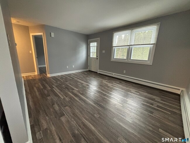 Building Photo - 142 Meridian St