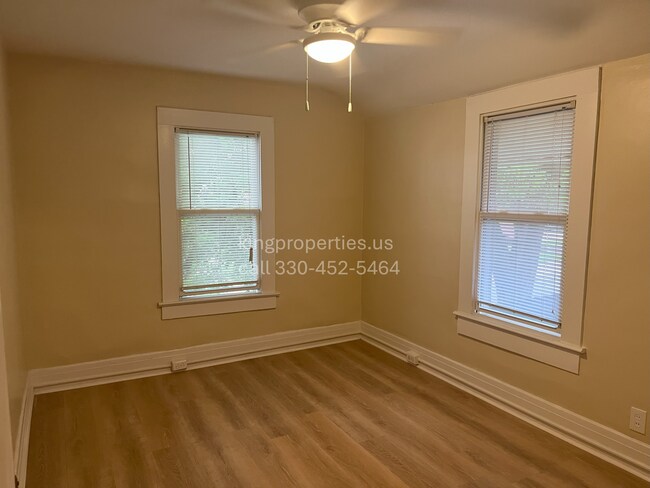 Building Photo - 1720 Grace Ave NE