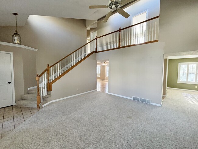 Building Photo - 10152 Snow Iris Way