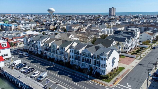 Building Photo - 9416 Amherst Ave