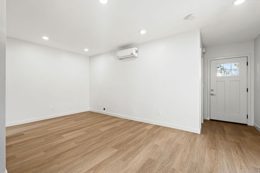 Building Photo - 4787 Panorama Dr