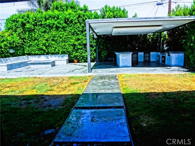 Building Photo - 22135 Vanowen St