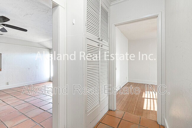 Building Photo - 7937 Endow Rd S