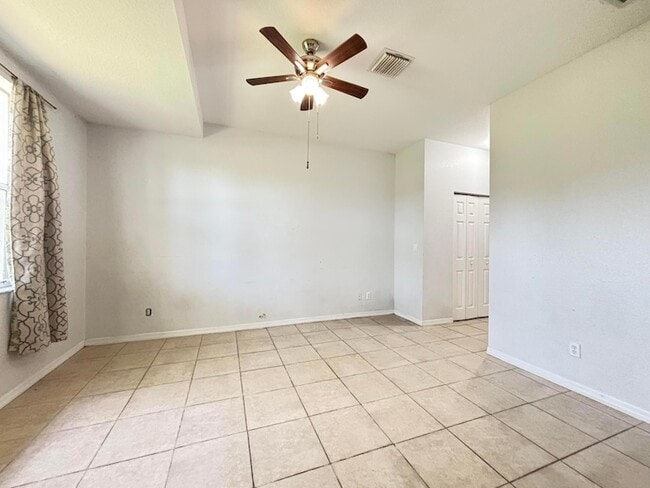 Building Photo - 3080 Grandiflora Dr