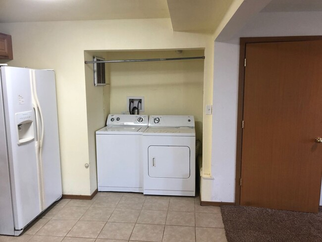 Building Photo - Two Bedroom in Mount Vernon