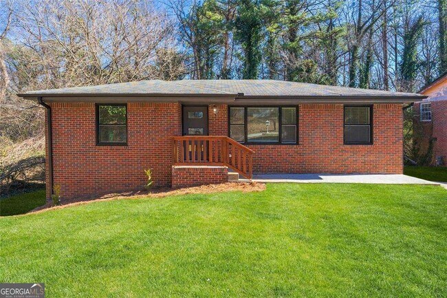 Primary Photo - 801 N Evelyn Pl NW