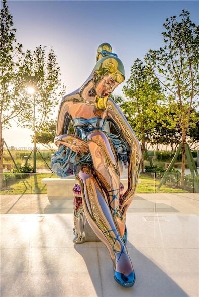 Building Photo - 10201 Collins Ave