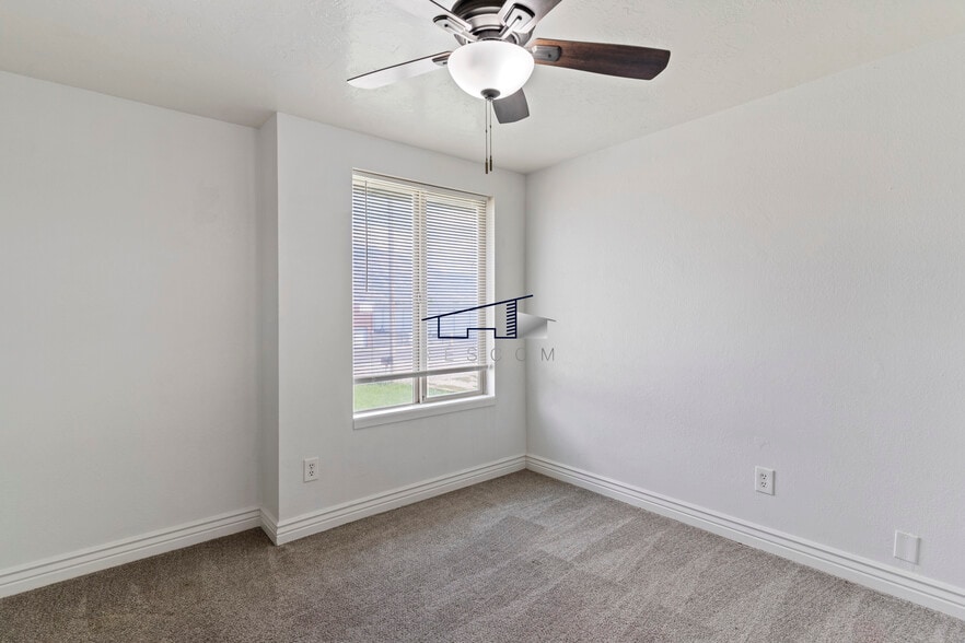 Building Photo - 1721 N 750 W
