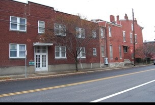 Building Photo - 1210 S Brook St