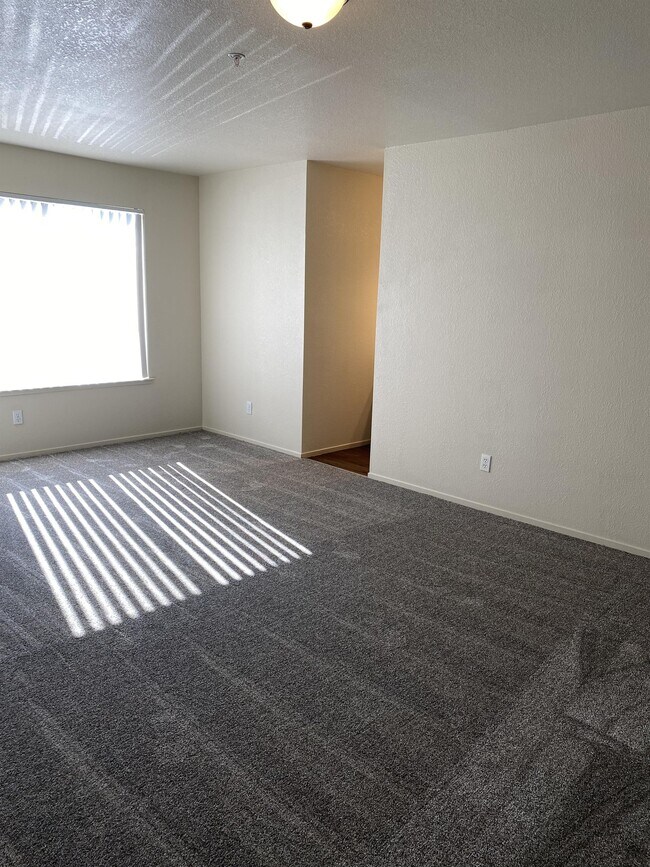 Building Photo - 2917 Snyder Ave