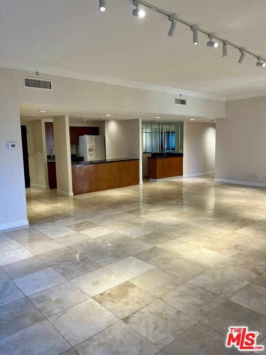 Building Photo - 10445 Wilshire Blvd