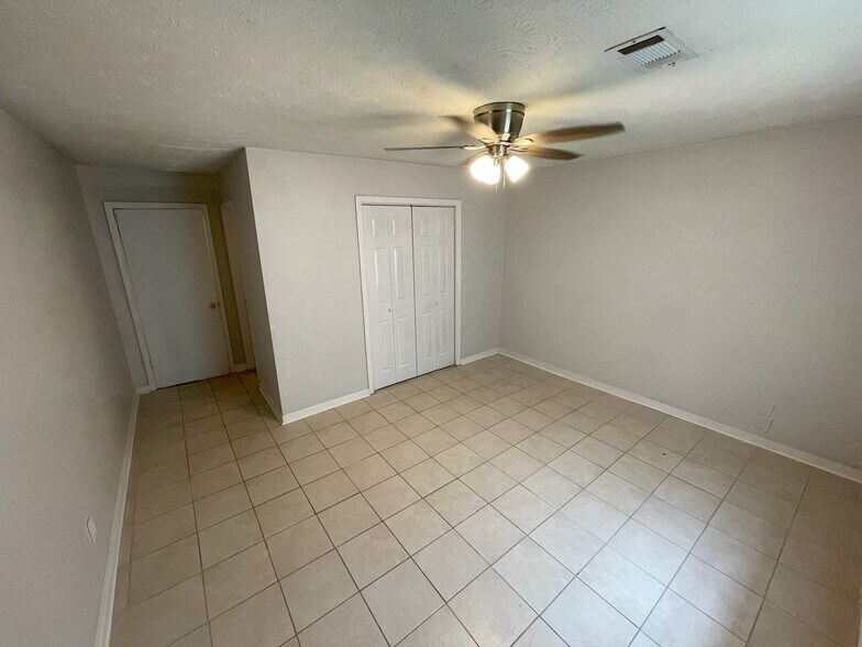 Guest Bedroom - 2642 Union Cir
