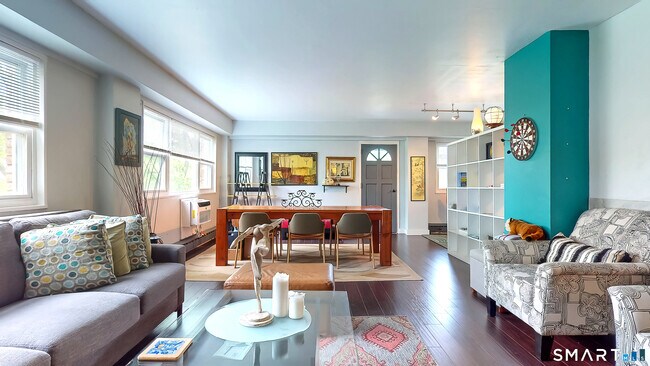 Building Photo - 25 Cartright St