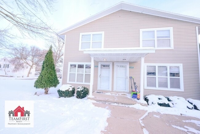 Building Photo - 2137 S Broadway