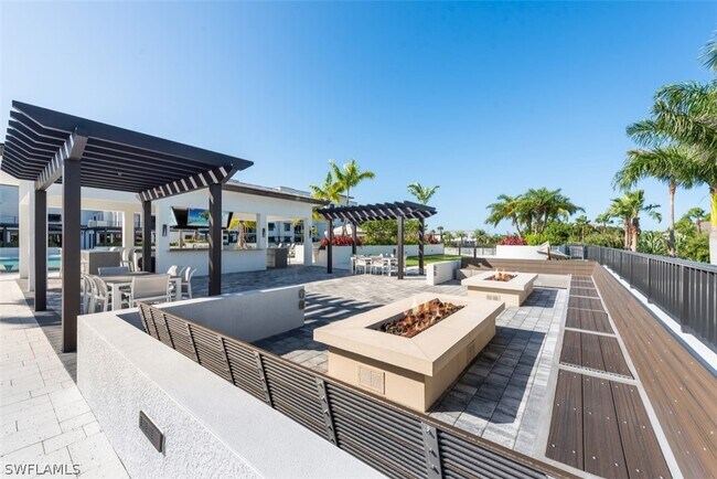 Building Photo - 1115 Central Ave