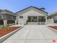 Building Photo - 731 E 33rd St