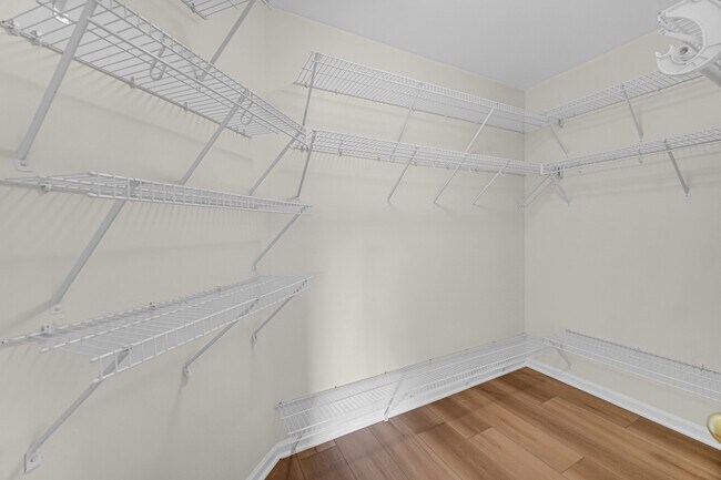 Building Photo - 1775 Kelberg Ave