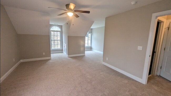 Building Photo - 527 Competition Rd