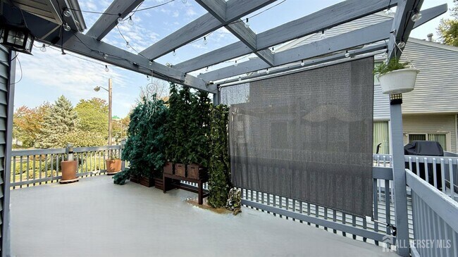 Building Photo - 5 Viburnum Ct