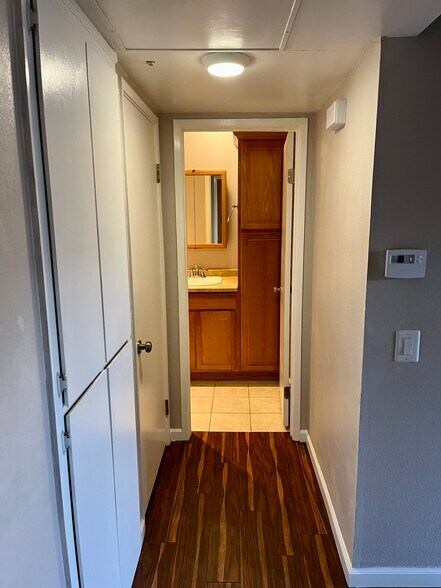 Building Photo - 1811 E Grand Ave