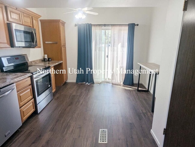 Building Photo - 4 Bed, 2 Bath HVAC