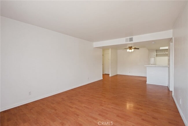 Building Photo - 278 N Wilshire Ave