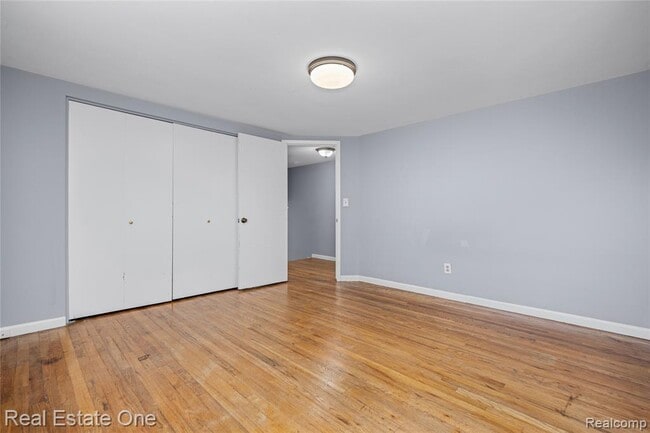 Building Photo - 348 Decca Dr