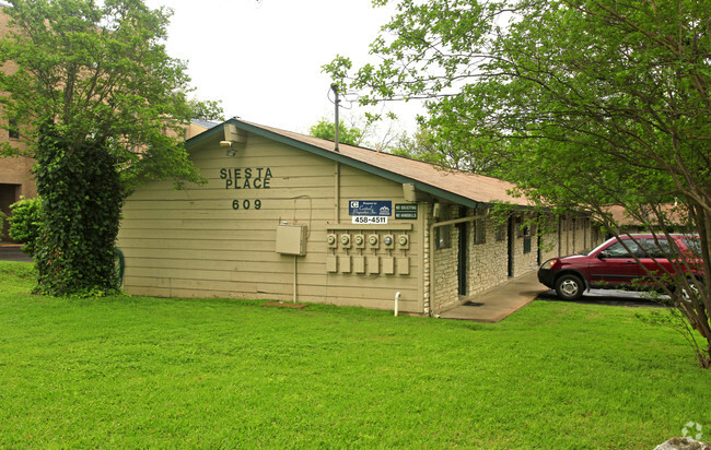 Building Photo - The Preserve Hyde Park - Siesta Place