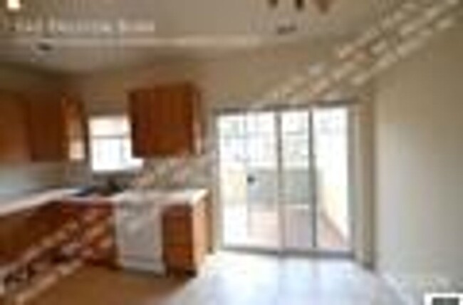 Building Photo - Beautiful Townhome at Rancho San Rafael