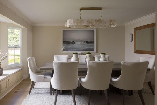 Building Photo - 10 Meadow Ln