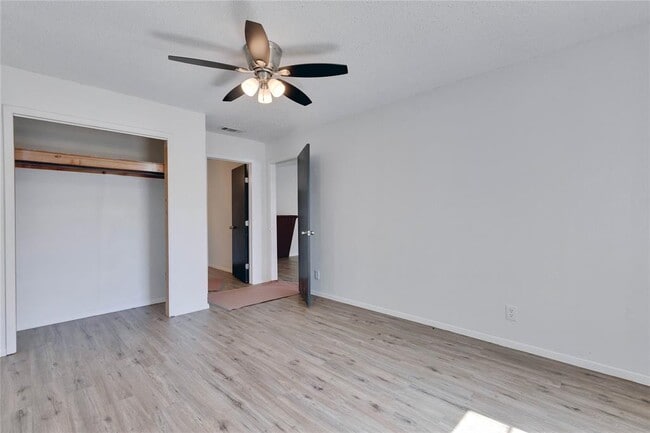 Building Photo - 4504 Little Hill Cir