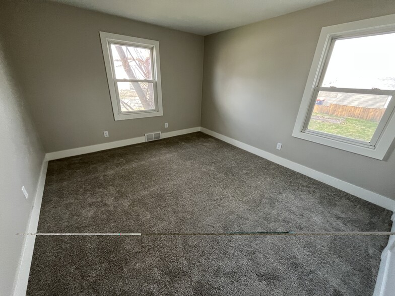 Building Photo - 393 W 20th St