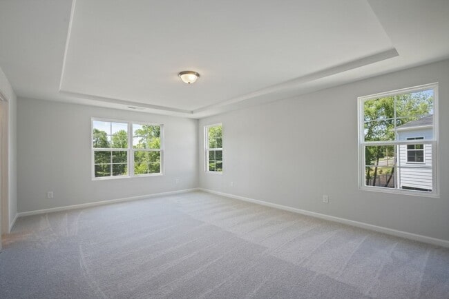 Building Photo - End Unit  Townhome | Open floor plan | 2 C...