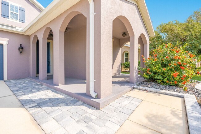 Building Photo - Spacious 4 Bedroom Home with Loft – Prime ...