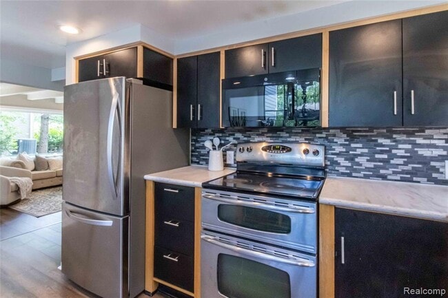 Building Photo - 1834 Fairview St