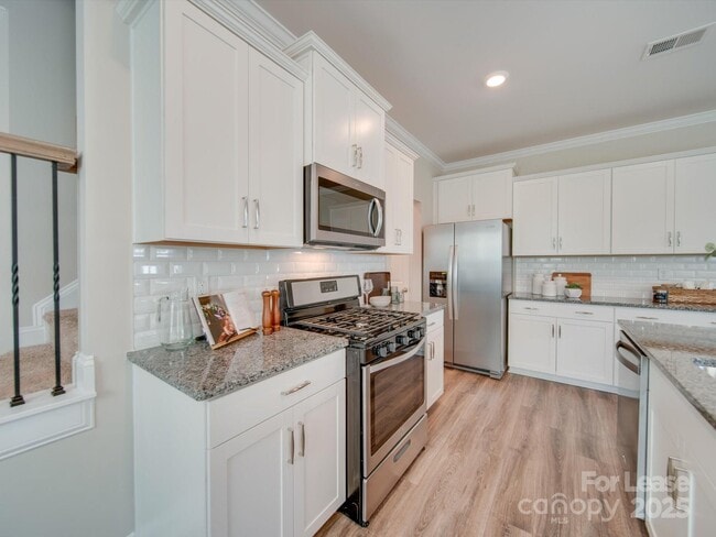 Building Photo - 574 Altamonte Dr