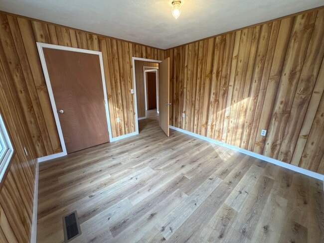 Building Photo - House in Grand Rivers