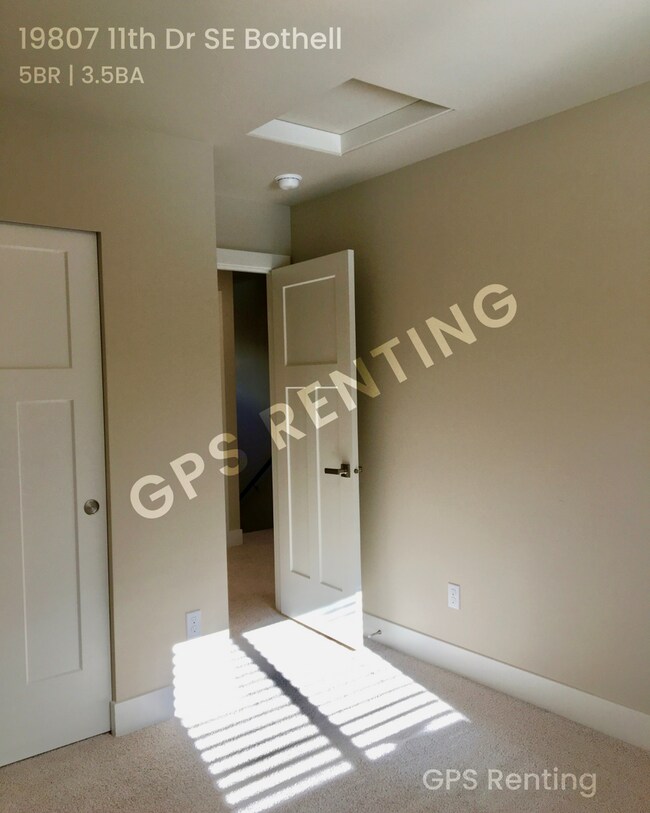 Building Photo - 19807 11th Dr SE