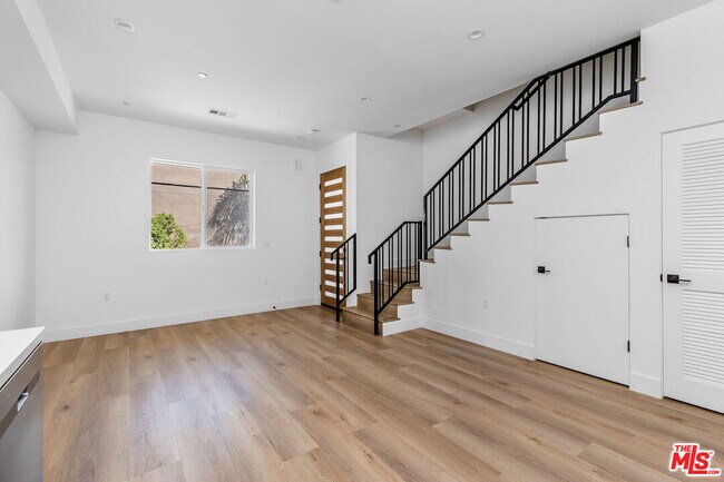Building Photo - 11241 Morrison St