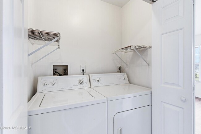 Building Photo - 2 Jodhpur Ct